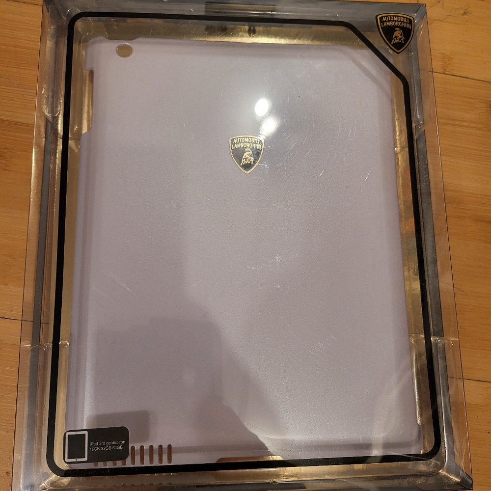 IPad 3rd gen 16-32-64GB Lamborghini logo authentic hard protective white case